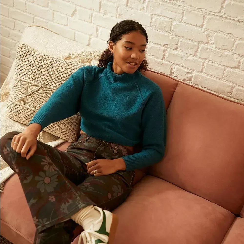 Urban Outfitters Kyla Cropped Turtleneck Sweater Teal Long Sleeve Size XS NWT